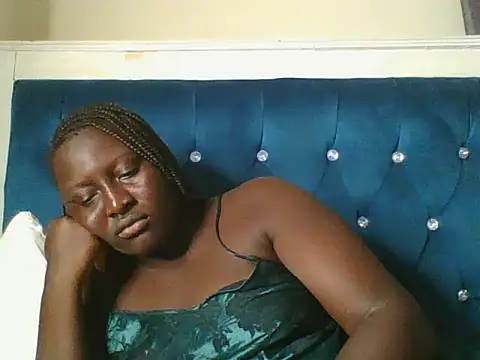 Snapshot of Heavy_ass chatting on February 13, 2026, 9:22 pm Heavy ass online show from February 13, 2026, 9:22 pm