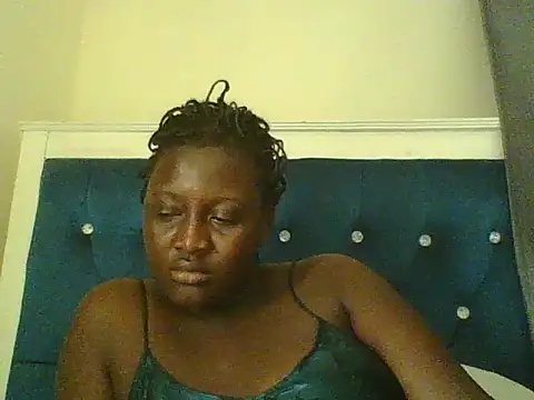 Snapshot of Heavy_ass chatting on March 18, 2026, 10:35 pm Heavy ass online show from March 18, 2026, 10:35 pm