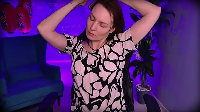 VandaRossi online show from October 13, 2025, 11:10 am