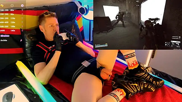 Snapshot of Fuc71 chatting on February 22, 2026, 4:16 pm Fuc71 online show from February 22, 2026, 4:16 pm