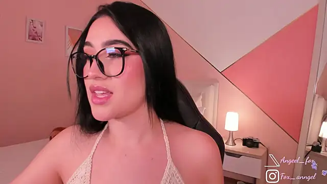 Snapshot of angeel_fox chatting on November 9, 2025, 11:25 pm angeel fox online show from November 9, 2025, 11:25 pm