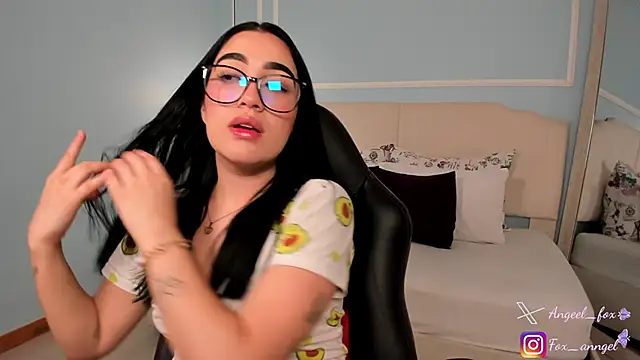 Snapshot of angeel_fox chatting on December 15, 2025, 2:38 am angeel fox online show from December 15, 2025, 2:38 am