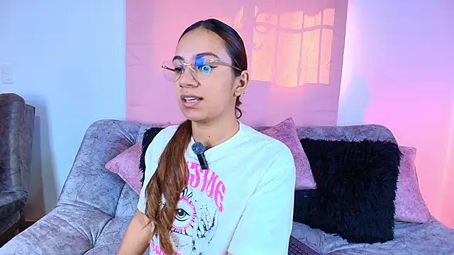 Jules n Gia online show from November 22, 2025, 7:46 pm