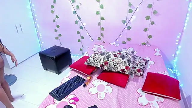 Snapshot of ambersmitx chatting on December 19, 2024, 9:38 pm ambersmitx online show from December 19, 2024, 9:38 pm