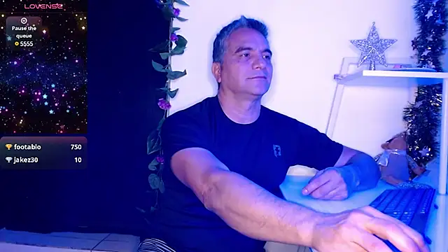 Snapshot of golden_punisher chatting on December 20, 2024, 9:21 am golden punisher online show from December 20, 2024, 9:21 am