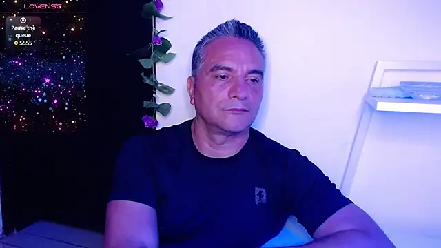 Snapshot of golden_punisher chatting on January 10, 2025, 5:47 am golden punisher online show from January 10, 2025, 5:47 am