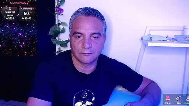 Snapshot of golden_punisher chatting on January 15, 2025, 5:08 am golden punisher online show from January 15, 2025, 5:08 am