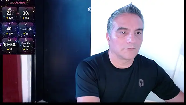 Snapshot of golden_punisher chatting on January 30, 2025, 8:22 am golden punisher online show from January 30, 2025, 8:22 am