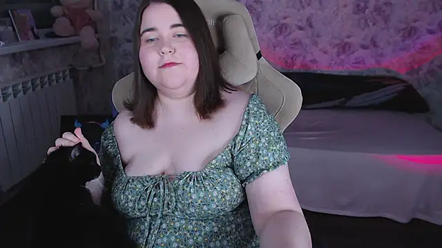 Snapshot of Estelle_Hicks chatting on April 18, 2026, 7:58 pm Estelle Hicks online show from April 18, 2026, 7:58 pm