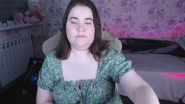 Snapshot of Estelle_Hicks chatting on May 7, 2026, 6:46 pm Estelle Hicks online show from May 7, 2026, 6:46 pm