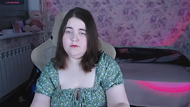 Snapshot of Estelle_Hicks chatting on May 14, 2026, 6:58 pm Estelle Hicks online show from May 14, 2026, 6:58 pm