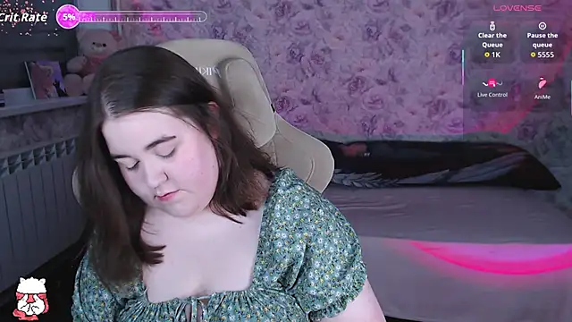 Snapshot of Estelle_Hicks chatting on May 16, 2026, 7:01 pm Estelle Hicks online show from May 16, 2026, 7:01 pm