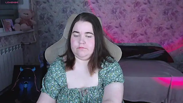 Snapshot of Estelle_Hicks chatting on May 21, 2026, 7:10 pm Estelle Hicks online show from May 21, 2026, 7:10 pm