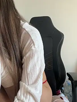 Snapshot of AmaliaMarkova_ chatting on December 19, 2025, 9:49 am AmaliaMarkova online show from December 19, 2025, 9:49 am