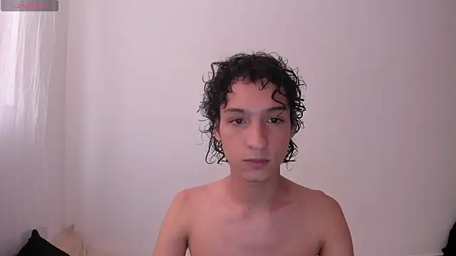 Snapshot of Danni_boy chatting on March 15, 2025, 10:33 pm Danni boy online show from March 15, 2025, 10:33 pm