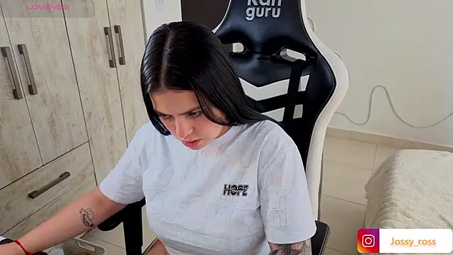 Victoryyy  online show from March 25, 2026, 4:13 pm