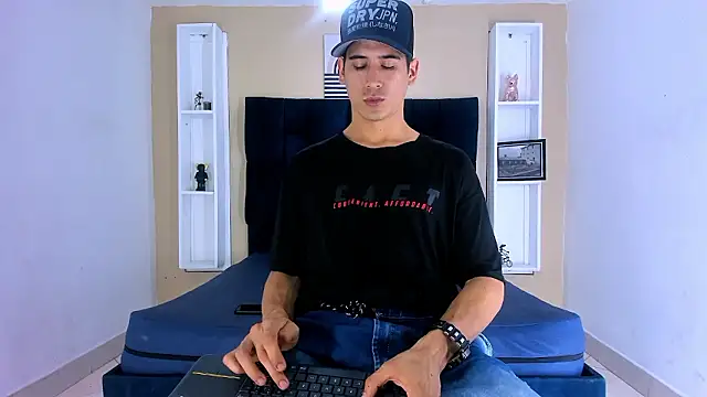 Jhonn Rhyss online show from December 3, 2024, 3:41 am