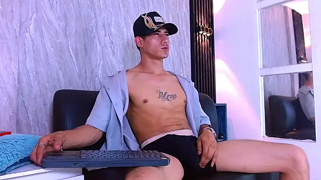 Jhonn Rhyss online show from December 21, 2025, 7:32 pm