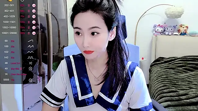 Snapshot of FeiFei-babe chatting on February 13, 2025, 2:52 pm FeiFei-babe online show from February 13, 2025, 2:52 pm