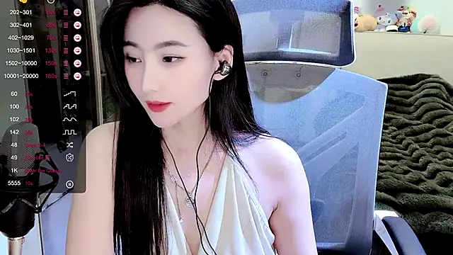 Snapshot of FeiFei-babe chatting on March 12, 2025, 5:38 pm FeiFei-babe online show from March 12, 2025, 5:38 pm