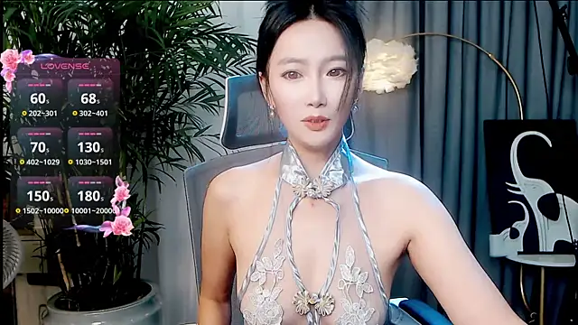 Snapshot of FeiFei-babe chatting on October 10, 2025, 12:15 pm FeiFei-babe online show from October 10, 2025, 12:15 pm