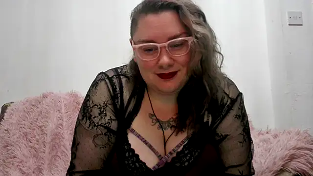 Bustycurves online show from November 24, 2025, 9:14 pm