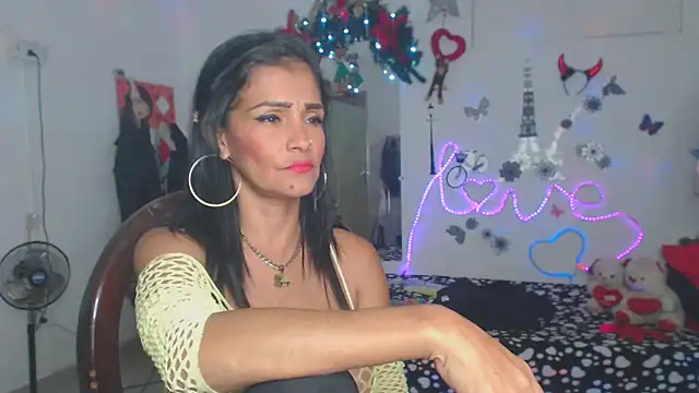 Snapshot of brigitht chatting on December 28, 2024, 5:02 am brigitht online show from December 28, 2024, 5:02 am