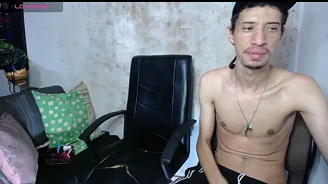 Snapshot of master_and_sumisse chatting on November 29, 2025, 12:13 am master and sumisse online show from November 29, 2025, 12:13 am