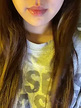 minmin2kk5 online show from May 14, 2026, 3:19 pm