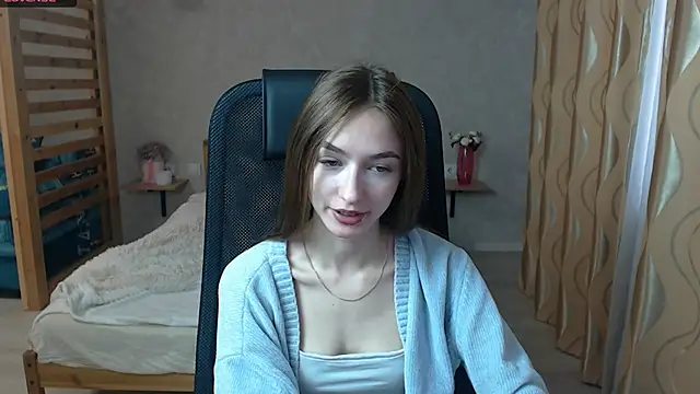 Snapshot of FlorenceDays chatting on October 1, 2025, 6:30 am FlorenceDays online show from October 1, 2025, 6:30 am