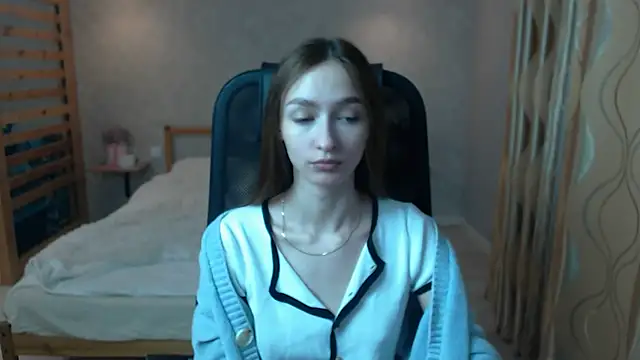 Snapshot of FlorenceDays chatting on October 2, 2025, 10:44 am FlorenceDays online show from October 2, 2025, 10:44 am