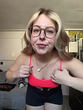 Livewithlucy online show from March 6, 2025, 1:14 pm