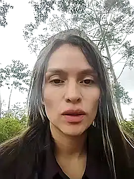 Snapshot of manu_lara chatting on September 17, 2025, 5:58 pm manu lara online show from September 17, 2025, 5:58 pm
