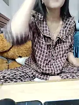 Snapshot of cream1299 chatting on January 13, 2026, 12:10 pm cream1299 online show from January 13, 2026, 12:10 pm