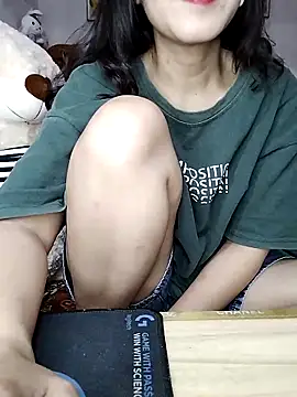cream1299 online show from May 11, 2026, 1:17 pm