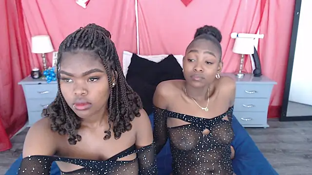 Snapshot of Nicole_Colette_ chatting on February 28, 2025, 12:54 am Nicole Colette online show from February 28, 2025, 12:54 am
