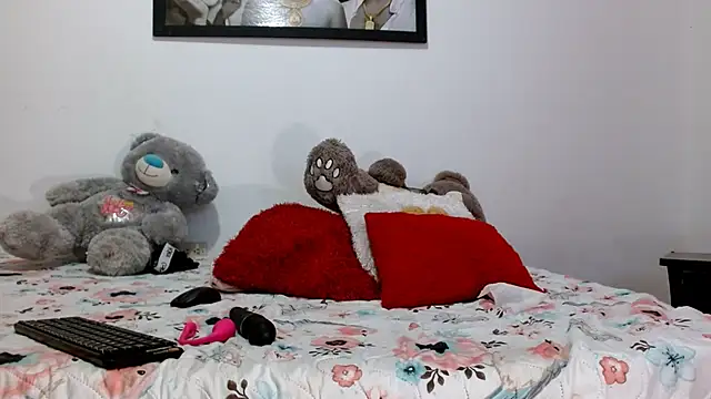 Snapshot of camilavagina24 chatting on February 23, 2026, 1:41 pm camilavagina24 online show from February 23, 2026, 1:41 pm