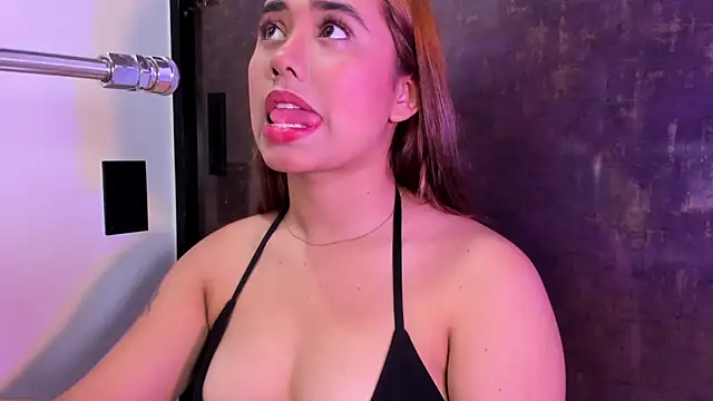 Snapshot of issie_cute chatting on April 2, 2026, 7:33 pm issie cute online show from April 2, 2026, 7:33 pm