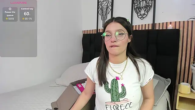 Elecktra sweet online show from November 6, 2025, 7:48 pm