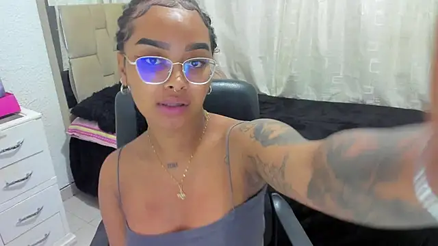 Snapshot of gretell_evans chatting on December 3, 2024, 3:09 am gretell evans online show from December 3, 2024, 3:09 am