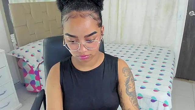 Snapshot of gretell_evans chatting on December 7, 2024, 2:13 pm gretell evans online show from December 7, 2024, 2:13 pm