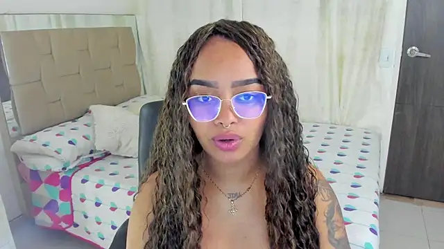 Snapshot of gretell_evans chatting on December 11, 2024, 4:53 pm gretell evans online show from December 11, 2024, 4:53 pm