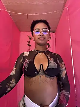 Snapshot of gretell_evans chatting on January 14, 2025, 2:43 pm gretell evans online show from January 14, 2025, 2:43 pm