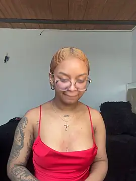 Snapshot of gretell_evans chatting on November 12, 2025, 6:41 pm gretell evans online show from November 12, 2025, 6:41 pm