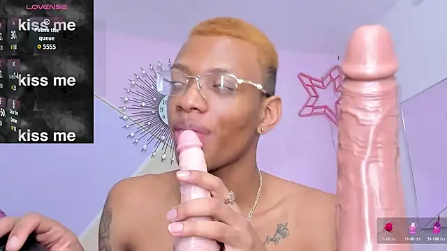 Tiffany Valentine15 online show from September 25, 2025, 1:15 pm