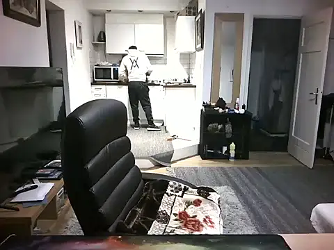 mihaimichael online show from March 3, 2025, 6:22 pm