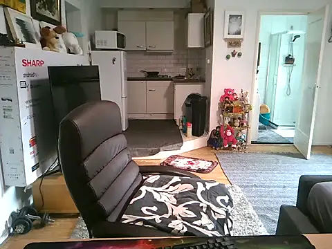 mihaimichael online show from October 20, 2025, 9:10 am