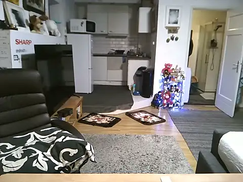 mihaimichael online show from October 24, 2025, 9:33 pm