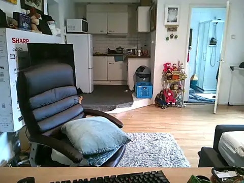 mihaimichael online show from November 24, 2025, 12:16 pm