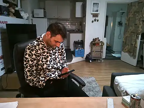 mihaimichael online show from November 28, 2025, 2:42 pm